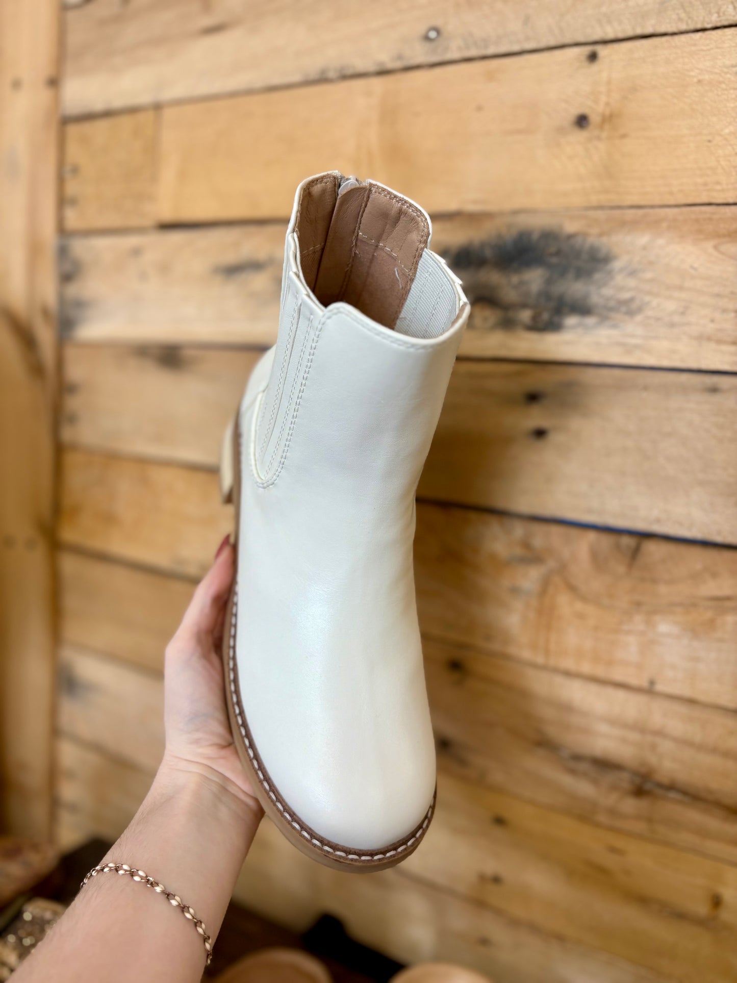Bonnie White Boot