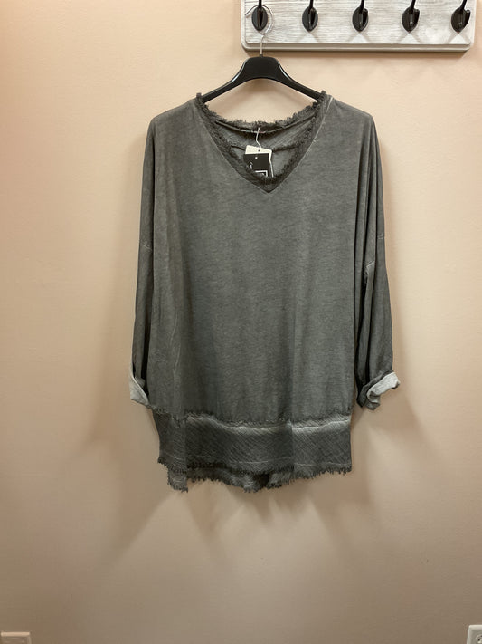 One Size Gray Raw Edge Top