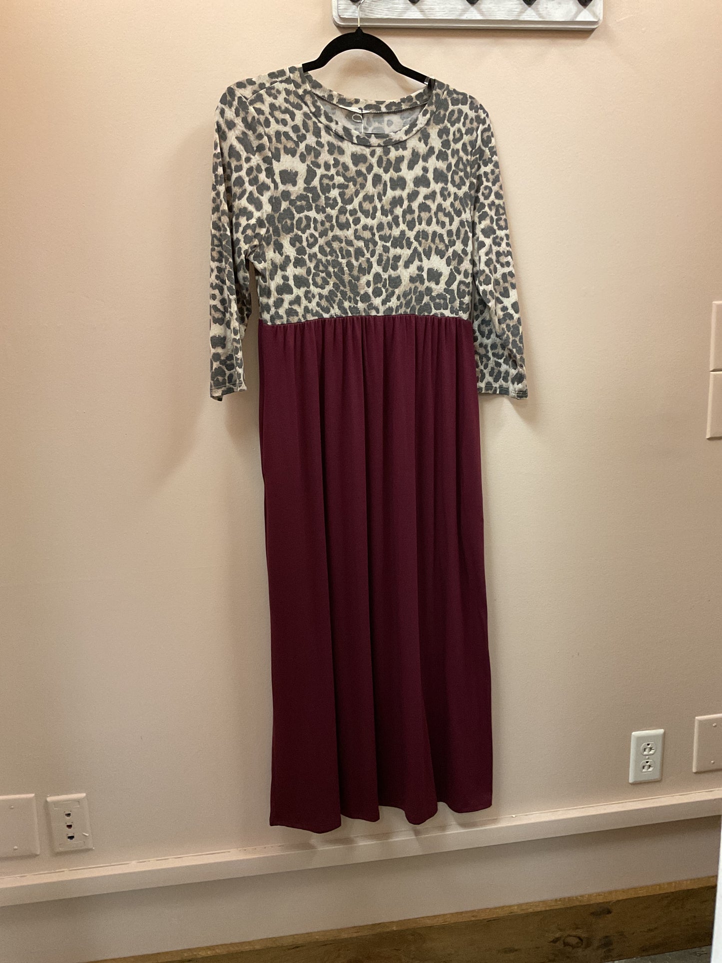 Leopard Print Maxi Dress w/Pockets