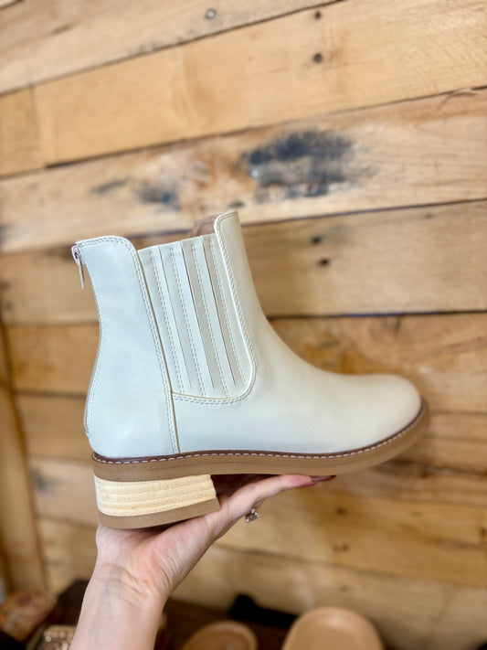 Bonnie White Boot