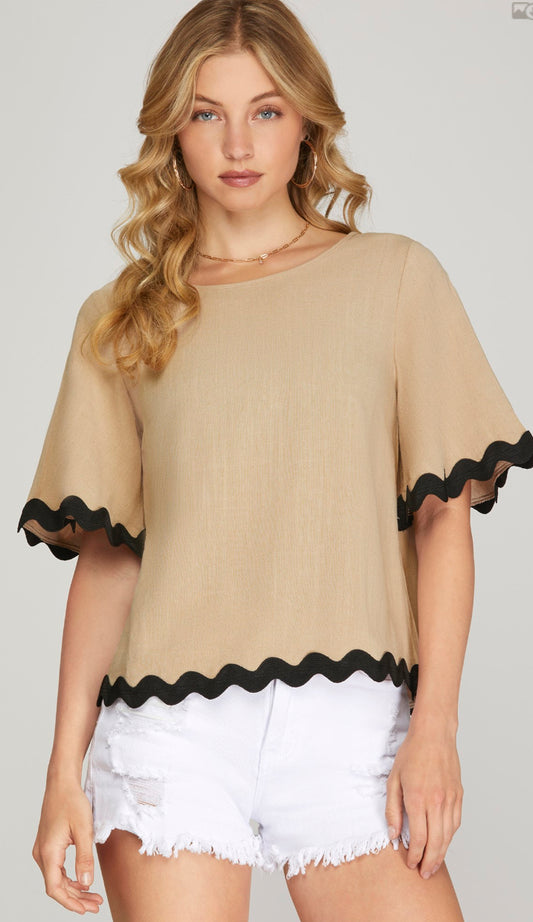 Contrast Trim Top