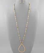 Teardrop Pendant Bead Necklace